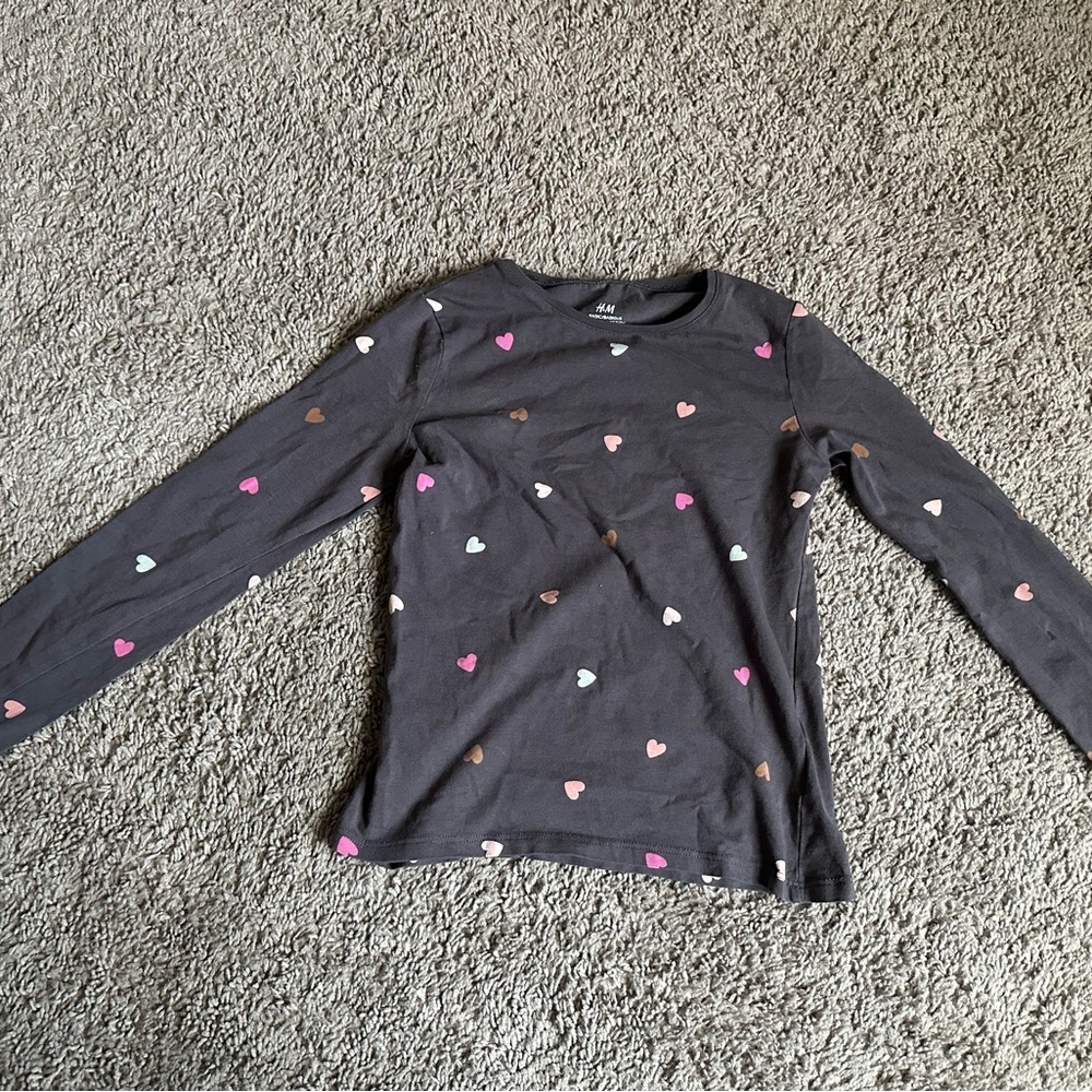 Long sleeved top.